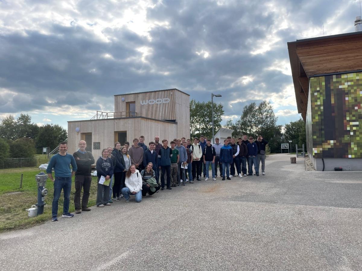 Gruppenfoto der 5. Klasse Holztechnik