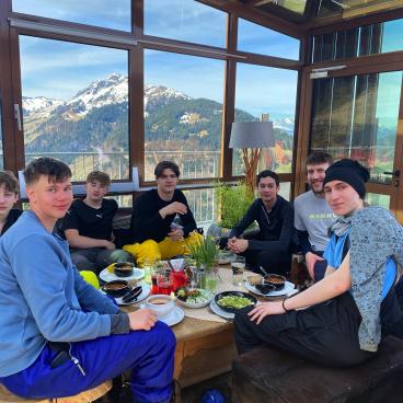 Gruppenfoto auf der Hütte