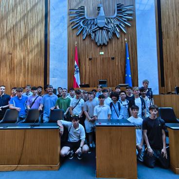 Gruppenfoto im Parlament