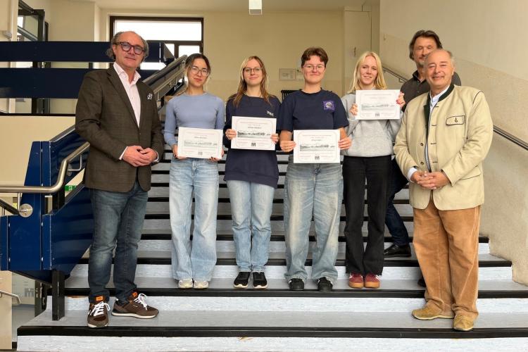 Preisverleihung für neues Logo Elternverein