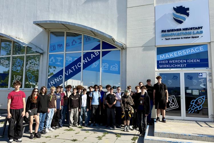 Schülergruppe beim Innovation Lab