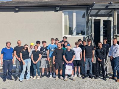 Gruppenfoto der Klasse 1AHGT